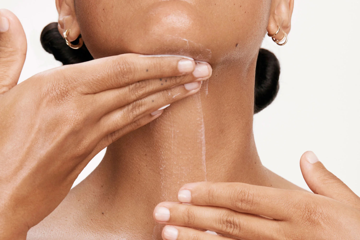 Rejuvenate Your Neck with Svdaa's Tightening Solutions